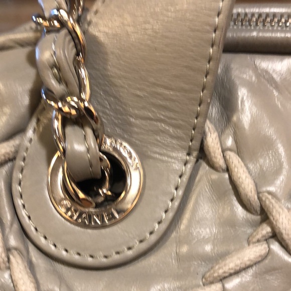 Large Grey Lambskin Bowler Bag - Picture 5 of 15